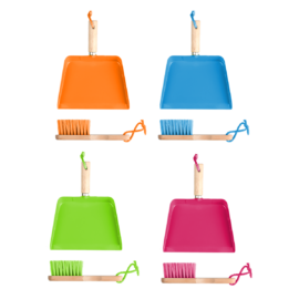 KIDS DUSTPAN AND BRUSH