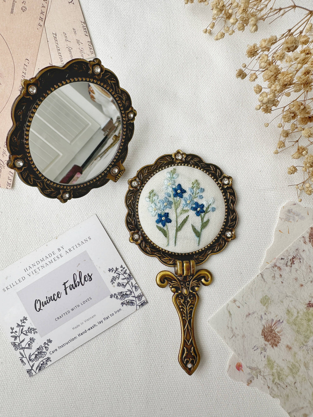 Floral Embroidered Round Folding Mirror, Collection Aura✅