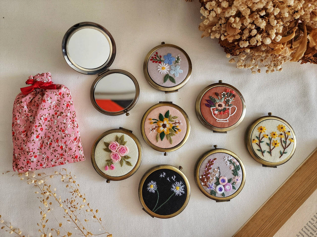 Floral Embroidered Compact Mirror, Collection Sophia ✅