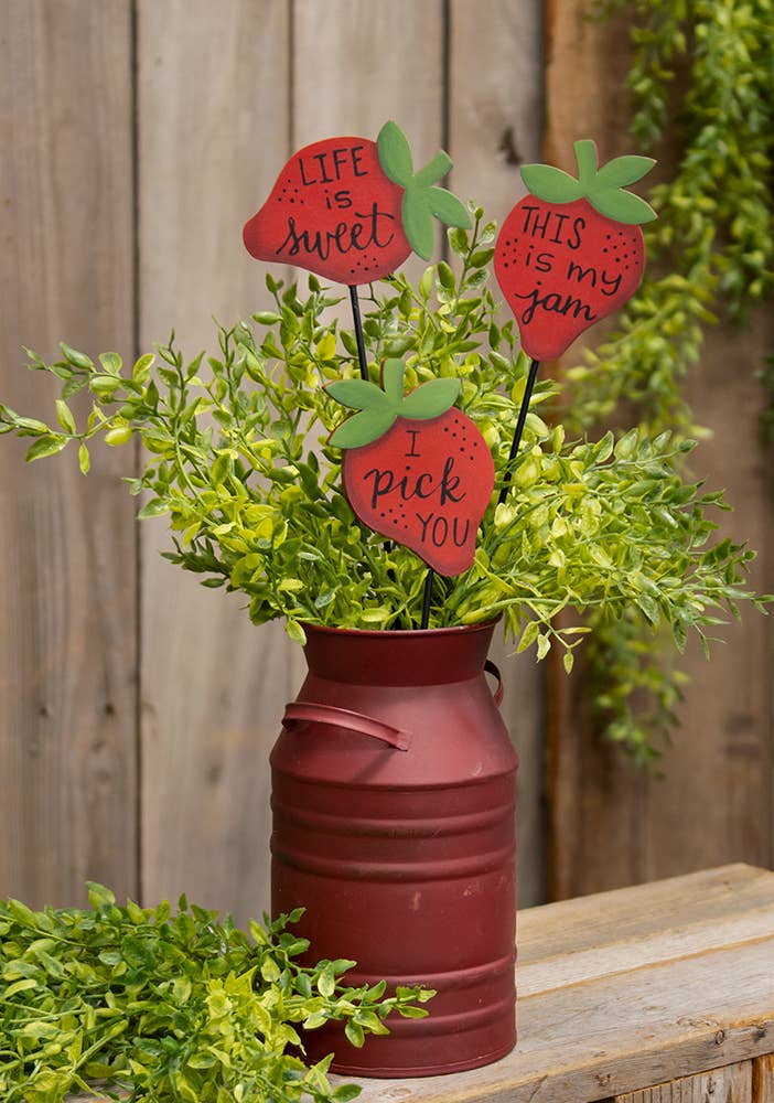 Strawberry Plant Poke, 3 Assorted